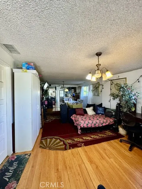 1199 W 38th Street, Los Angeles, California 90037 home-pic-5